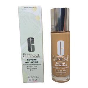 NIB Clinique Beyond Perfecting Foundation + Concealer  10 Honey Wheat (MF-G)